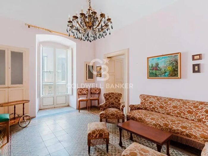 Casa con 6 locali in vendita in Via Monopoli, Castellana Grotte