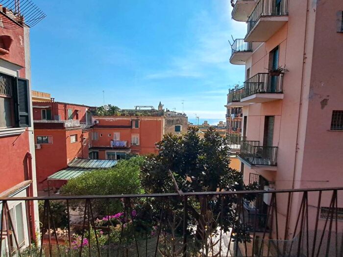 Appartamento trilocale in affitto in Via Arco Mirelli, Piazza Amedeo Parco Margherita, Napoli