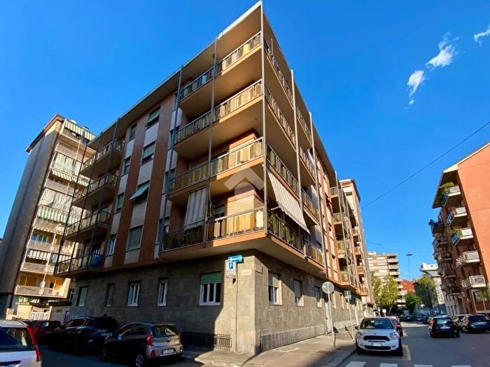 Appartamento quadrilocale in vendita in Via Levanna, Torino