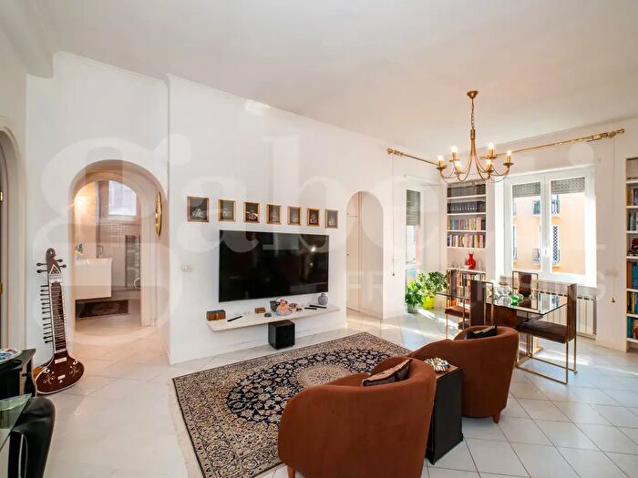 Appartamento trilocale in vendita in Viale Leonardo da Vinci, Roma