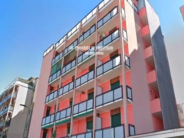 Appartamento con 5 locali in vendita in Via Ferrante Aporti, Milano