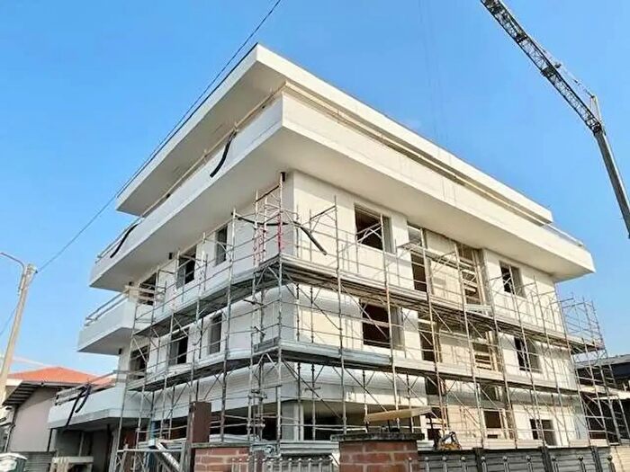 Appartamento trilocale in vendita in Via Venezia, Cesano Maderno