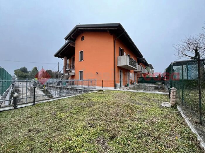 Case in Vendita e in Affitto - 3