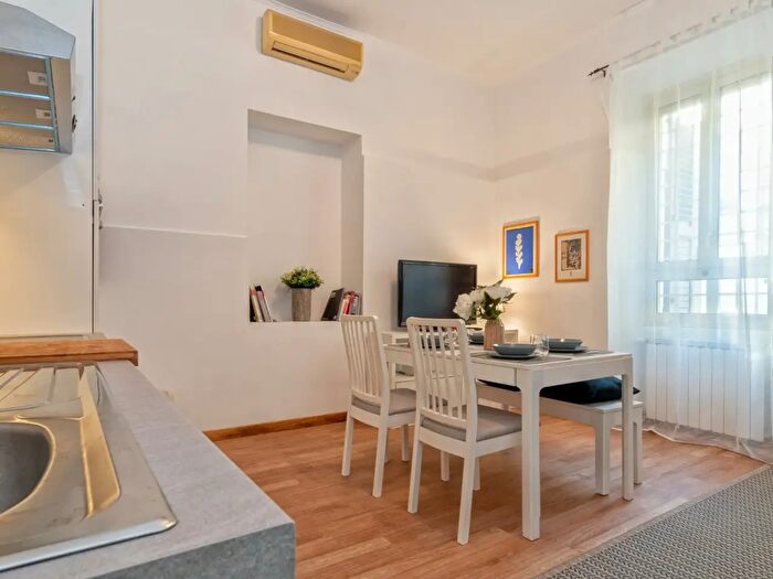 Appartamento monolocale in affitto in Via Homs, Roma