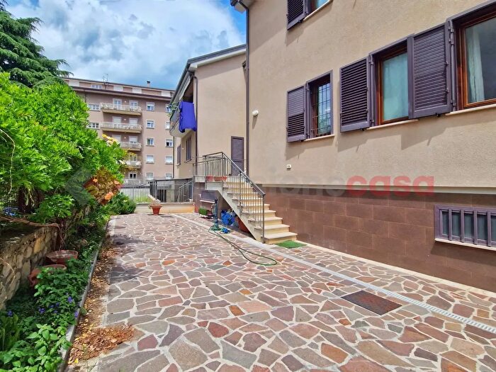 Appartamento trilocale in vendita in Via Stefano Santucci, L'Aquila