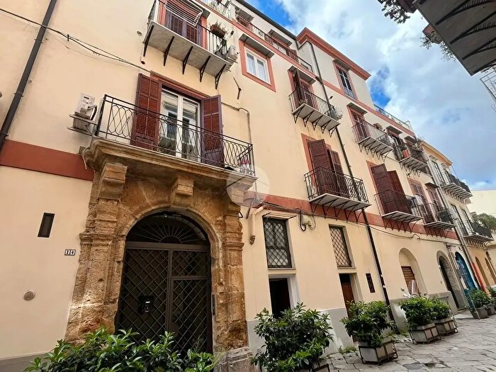 Appartamento monolocale in affitto in Via Via della Vetriera, Palermo