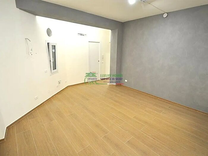 Appartamento trilocale in vendita in Via Brancati, Ragusa