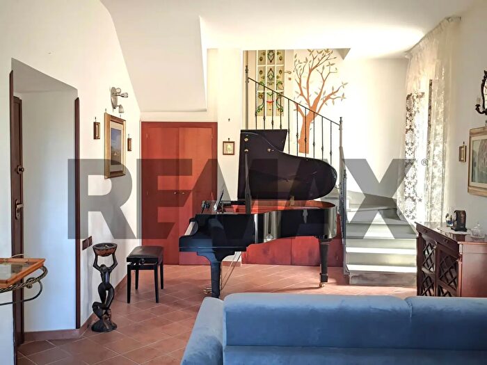 Appartamento quadrilocale in vendita in Via San Domenico, Terracina