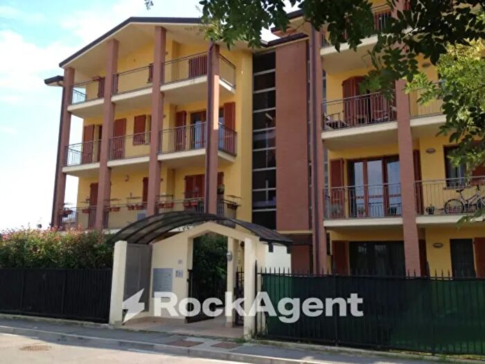 Casa bilocale in vendita in Via Olga Mandelli, Vaprio DAdda