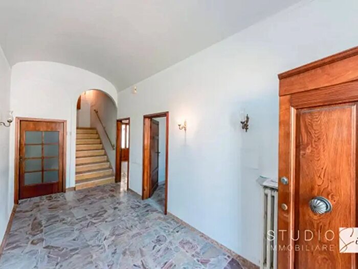Casa con 5 locali in vendita in Via Montello, Pistoia