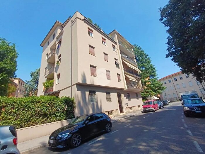 Appartamento trilocale in vendita in Via Angela Contini, Brescia