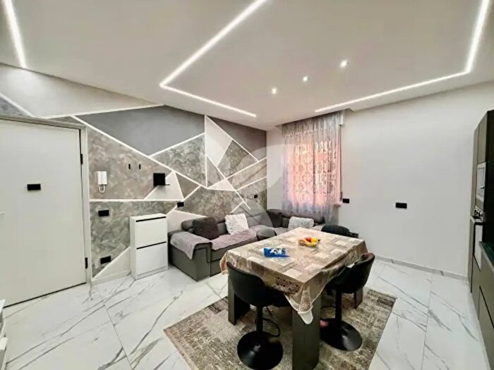 Appartamento quadrilocale in vendita in Via Emilia Est, Parma