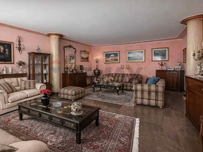 Casa con 15 locali in vendita in Via delle Robinie, Augusta