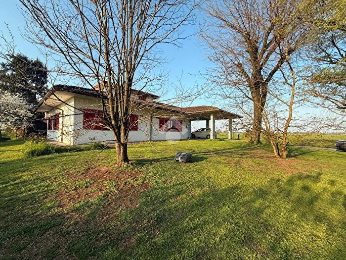 Casa con 5 locali in vendita in Via Borgo Roldi, Pandino