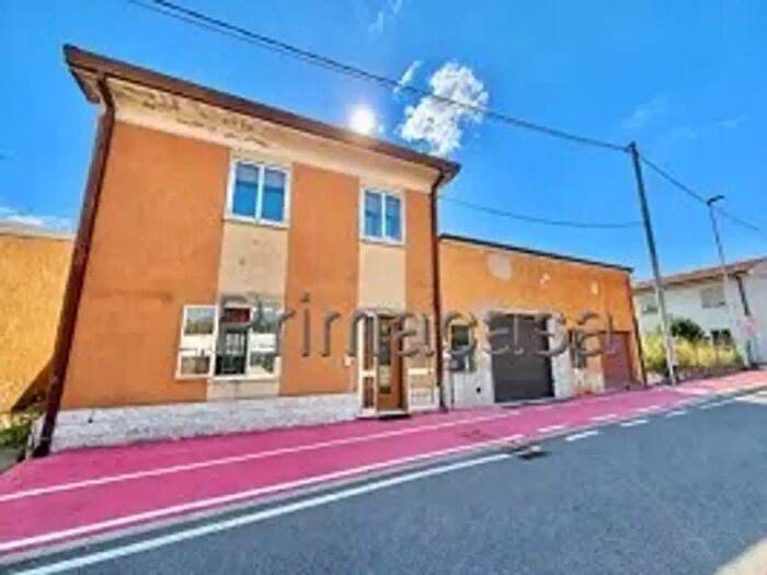 Casa con 7 locali in vendita in Via Giuseppe Garibaldi, Bovolone