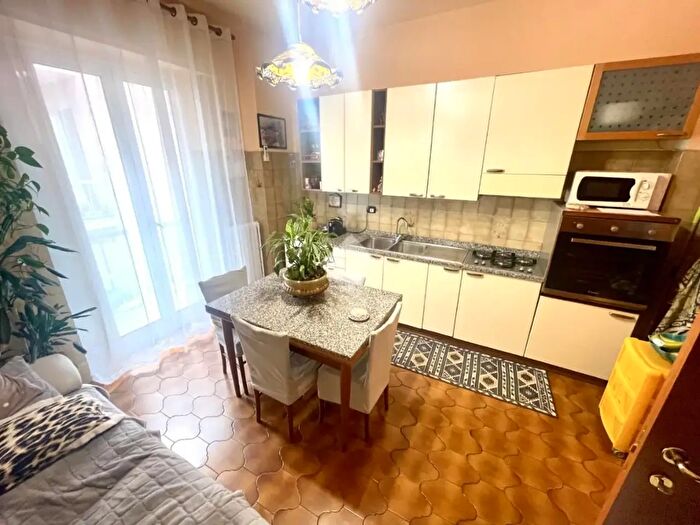 Appartamento quadrilocale in vendita in Via Antonio Delbecchi, Imperia
