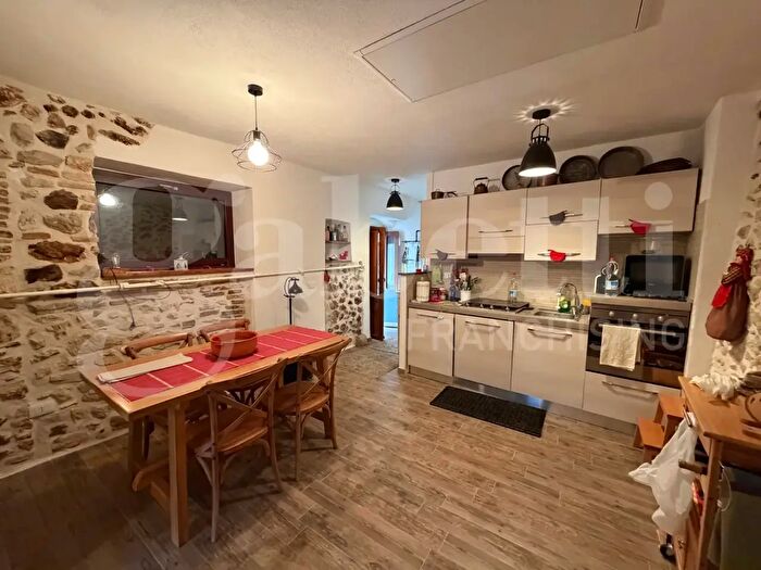 Casa trilocale in vendita in Via Nusca Romolo, Rocca Di Mezzo