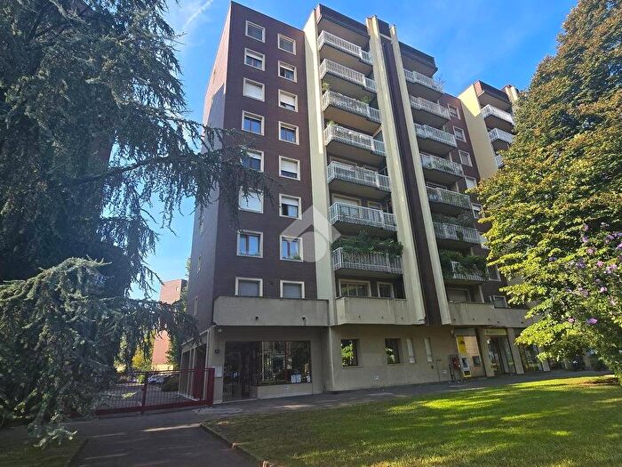 Appartamento trilocale in vendita in Via Novara, San Carlo, Milano