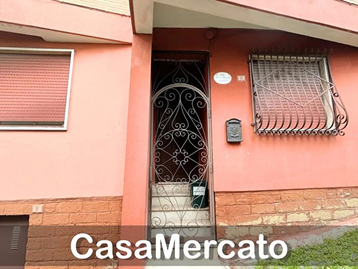 Appartamento trilocale in vendita in Via Monte Cavo, Rocca Di Papa