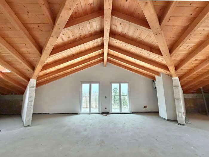 Casa bilocale in vendita in Viale Giulietti, Casteggio