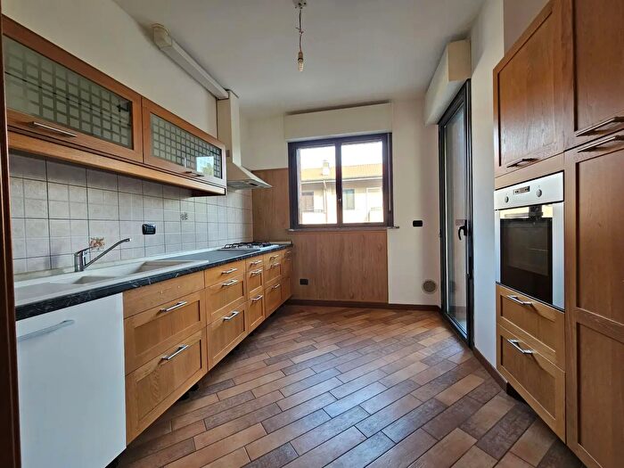 Appartamento trilocale in vendita in Vanzago
