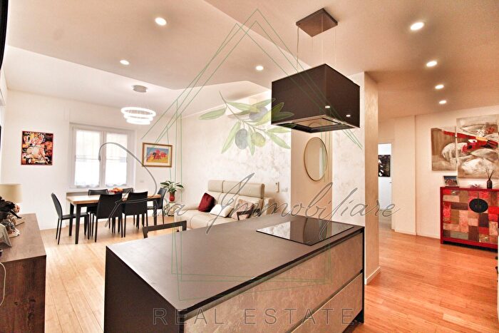 Appartamento trilocale in vendita in Via della Libertà, Rapallo