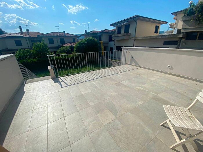 Casa con 5 locali in affitto in Pistoia Ovest, Pistoia