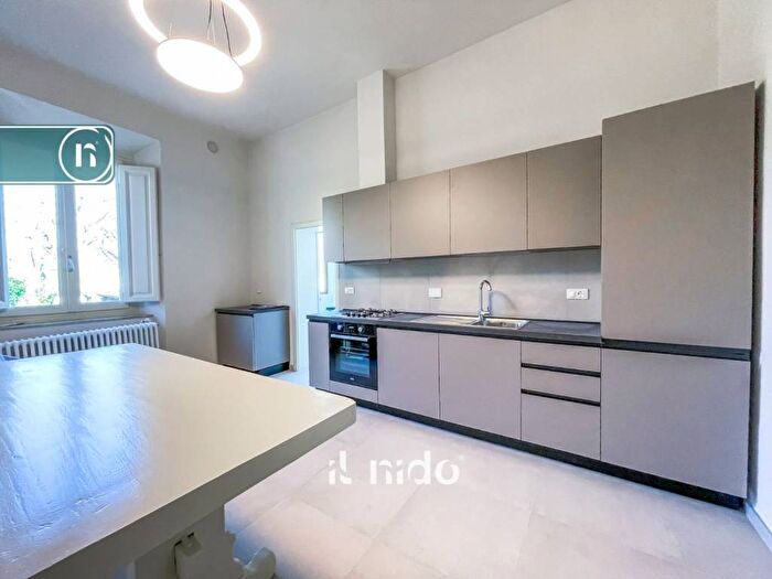Appartamento con 5 locali in affitto in Via dei Pappagalli, Centro Storico, Pistoia