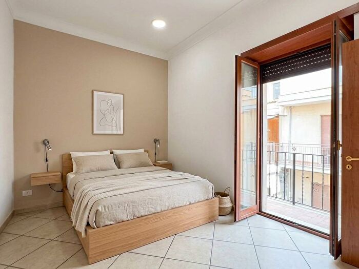 Appartamento trilocale in vendita in Via Santa Maria Antesaecula, Sanità, Napoli