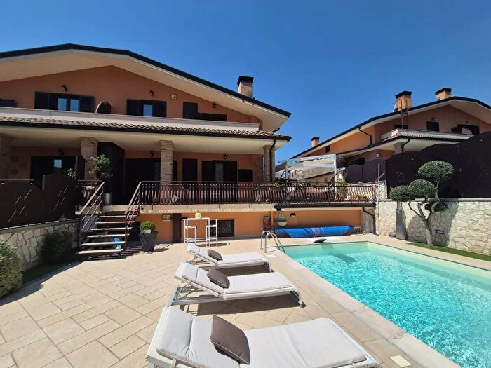 Casa con 6 locali in vendita in Via Molinelle, Monteforte Irpino