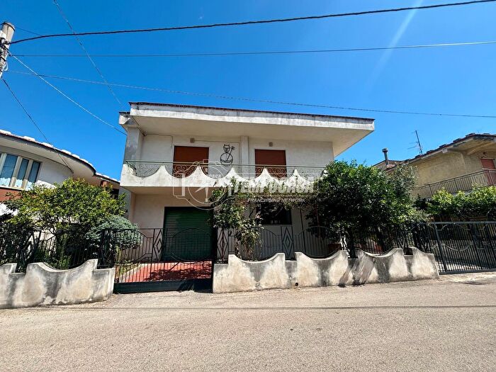 Casa quadrilocale in vendita in Sperone