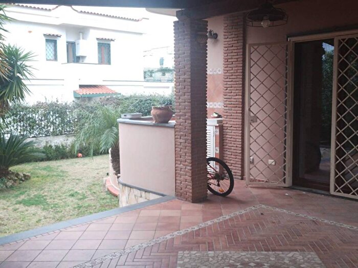 Casa con 6 locali in affitto in Contrada La Schiana, Località la Schiana Damiani, Pozzuoli