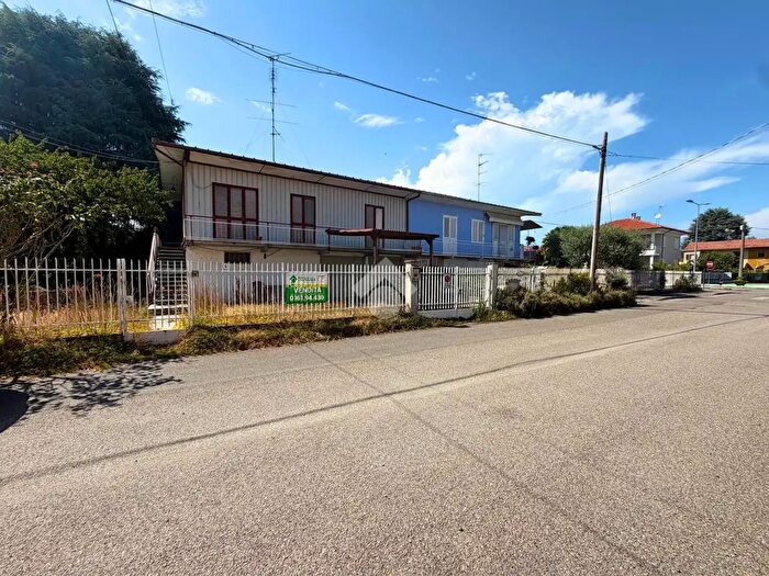 Casa con 5 locali in vendita in Via Caboto, Santhia'