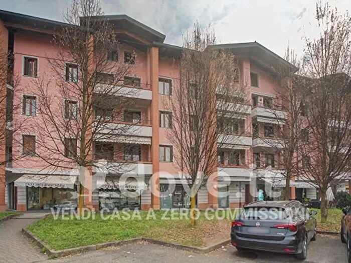 Appartamento bilocale in vendita in Via Ernesto Teodoro Moneta Snc, Besana In Brianza