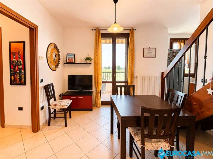 Appartamento trilocale in vendita in Via Gentileschi, Centro, Soliera