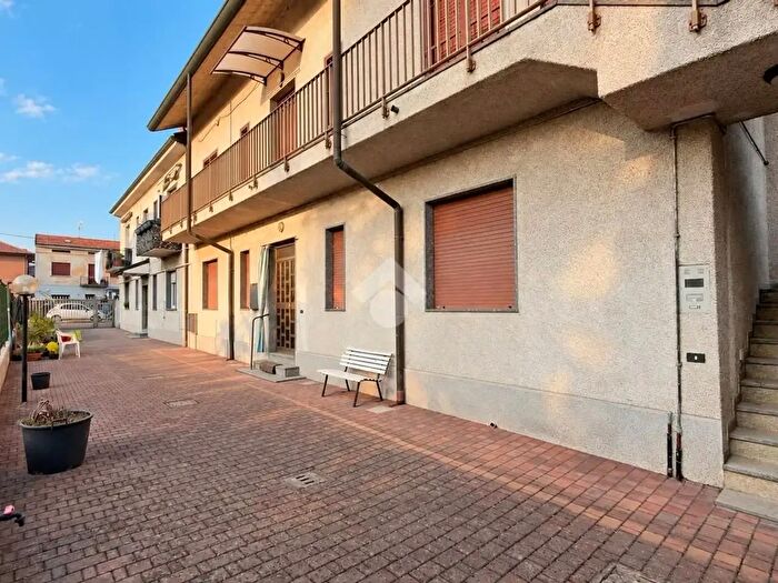 Appartamento quadrilocale in vendita in Via per Binzago, Desio