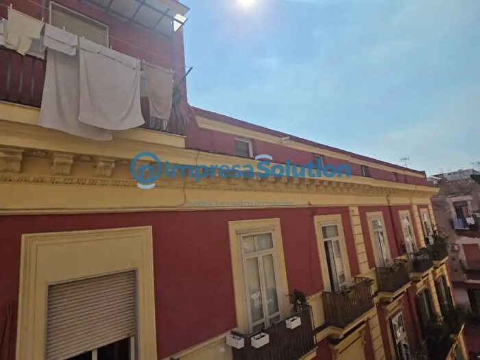 Appartamento con 6 locali in affitto in Via Nuova Santa Maria Ognibene, Napoli