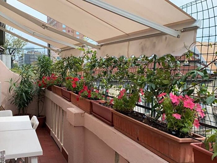 Casa bilocale in affitto in Via Vitruvio, Centrale, Milano