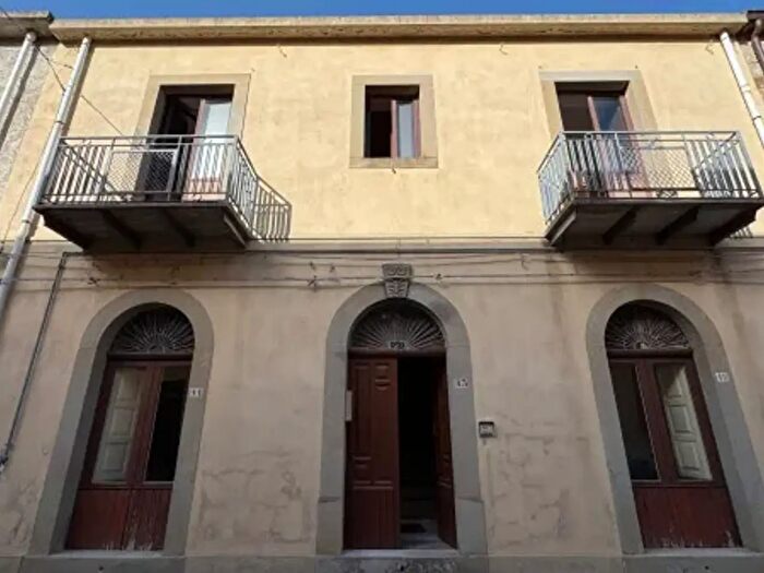 Casa con 6 locali in vendita in Via Piave, Castell'Umberto