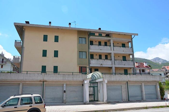 Appartamento trilocale in affitto in Via Arano, Ovindoli