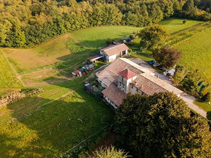 Casa con 20 locali in vendita in Villa Via Giugno, Volpago Del Montello
