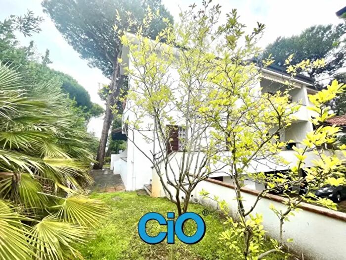 Casa con 9 locali in vendita in Cervia