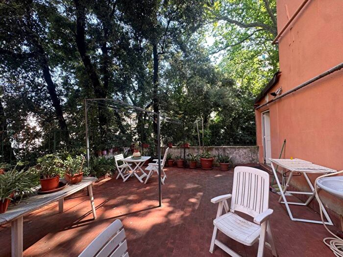 Appartamento trilocale in affitto in Salita San Leonardo, Carignano, Genova