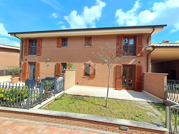 Casa quadrilocale in vendita in Via Filippo Brunelleschi, Rignano Flaminio