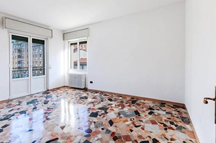 Appartamento bilocale in vendita in Via Padova, Milano