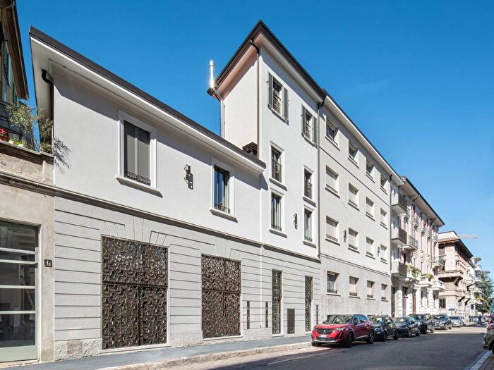 Appartamento trilocale in affitto in Via Antonio Tantardini, Corso San Gottardo, Milano