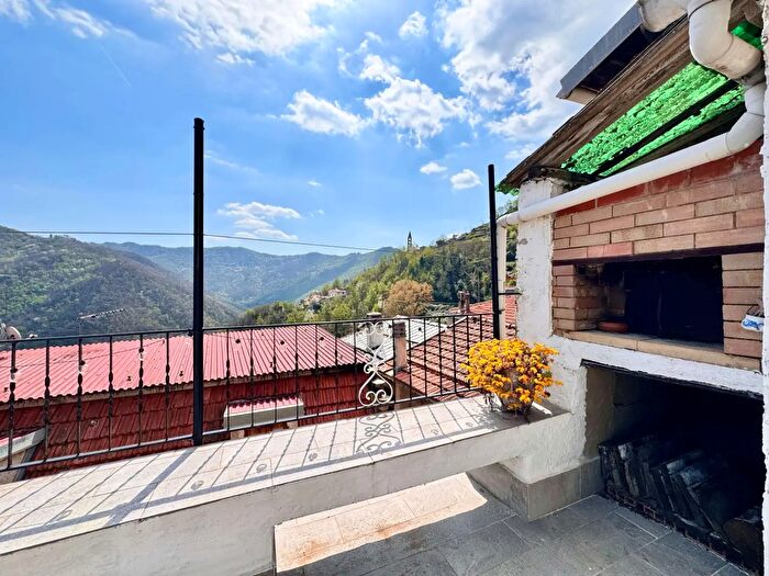 Casa con 6 locali in vendita in Salita ai Prati, Pieve Di Teco