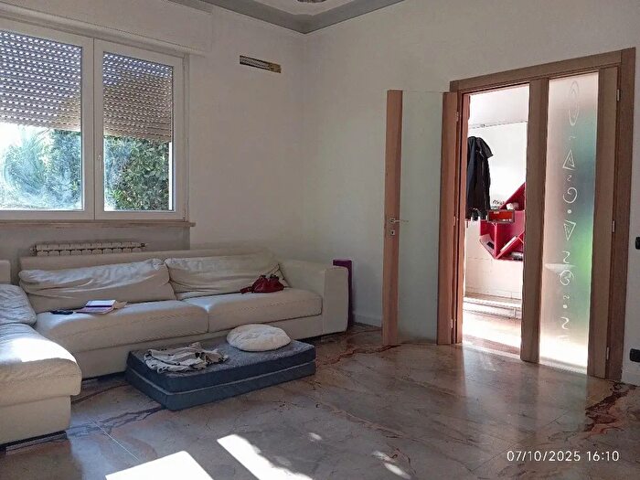Casa con 5 locali in vendita in Via Sterpi, Camaiore