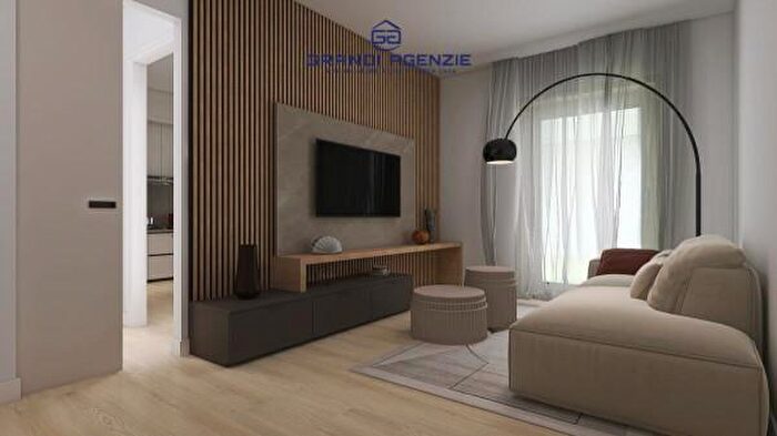 Appartamento trilocale in vendita in Via Oradour, Parma