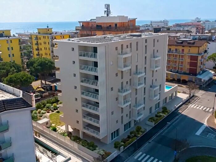 Appartamento quadrilocale in vendita in Via Olanda, Jesolo